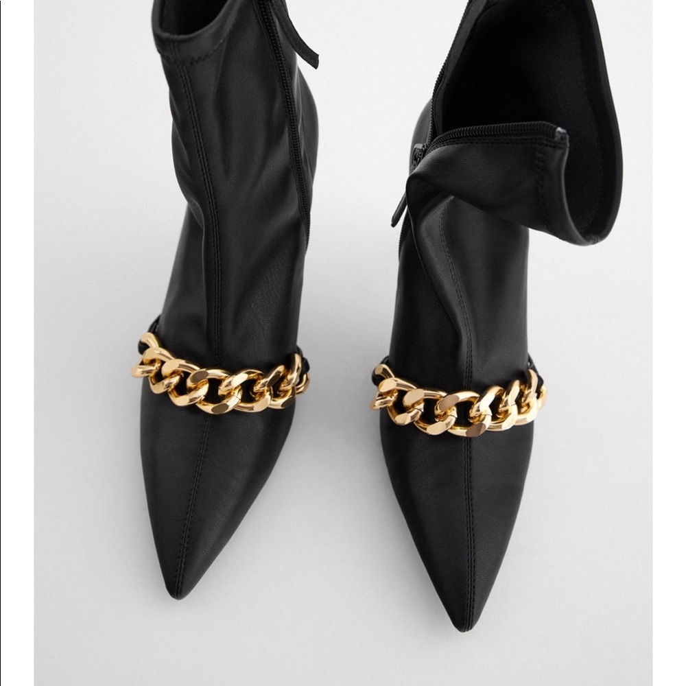 Zara chains heels bloggers favorite